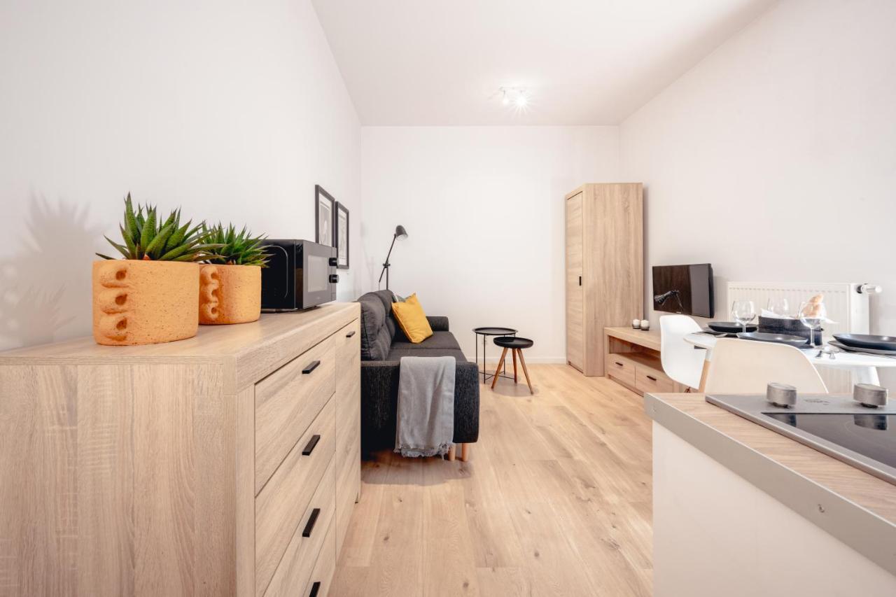 Pamiatkowa 11, 2 Rooms, Self Check In 24h Poznań